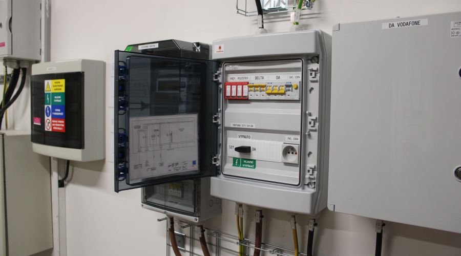 Stavební, elektro a výkopové práce pro mobilní sítě
